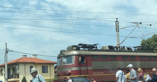 България Влак блъсна кола в село Труд шофьорът загина Влакът