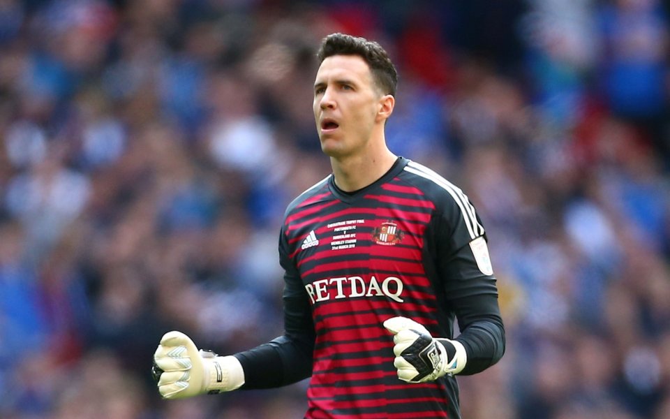 Лудогорец е отправил оферта за вратаря на Съндърланд Джон Маклафлин,