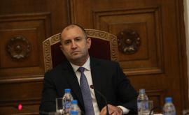  Президентът Румен Радев организира среща с виновните министри за чумата по свинете. На срещата участват: Томислав Дончев, Десислава Танева, Младен Маринов, Нено Димов. 