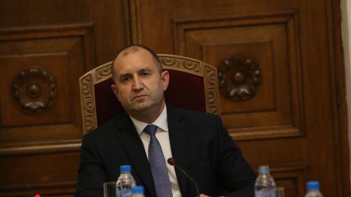  Президентът Румен Радев организира среща с виновните министри за чумата по свинете. На срещата участват: Томислав Дончев, Десислава Танева, Младен Маринов, Нено Димов. 