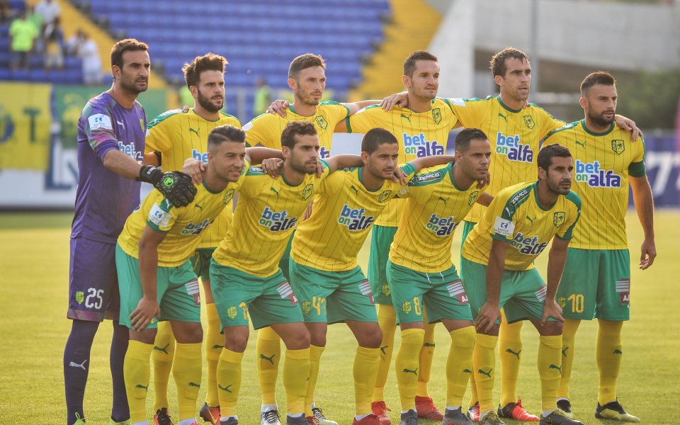 Кипър преустанови футбола - чуди се как да формира шампион