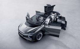  <p>Китайци направиха интелигентен електрически автомобил с 9 врати</p> 