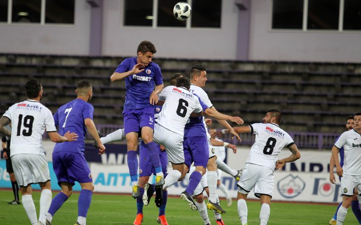 Етър излиза срещу Славия с мечта за първа победа