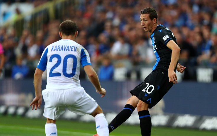 Голово зрелище прати Брюж напред в ШЛ