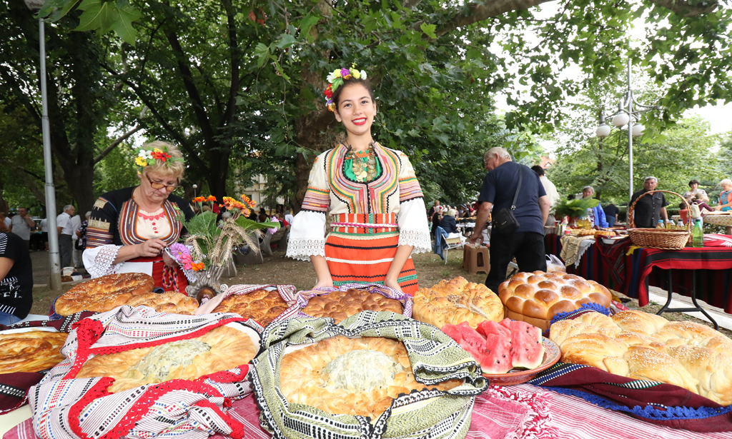 <p>15 август е &ldquo;Успение на Пресвета Богородица&rdquo; и Кюстендил отбелязва &ldquo;Панагия&rdquo; - Въздигане на хляба.</p>