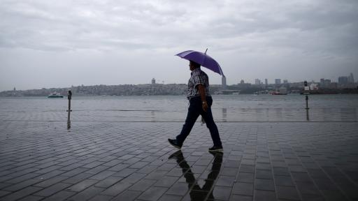  <p>Буря над Истанбул, "Капалъ чарши" е под вода (видео)</p> 