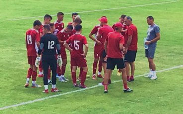 Вратарят на юношеския отбор на ЦСКА Ивайло Илиев счупи пръст