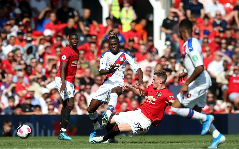 Манчестър Юнайтед отнесе звучен шамар в домакинството си на Кристъл