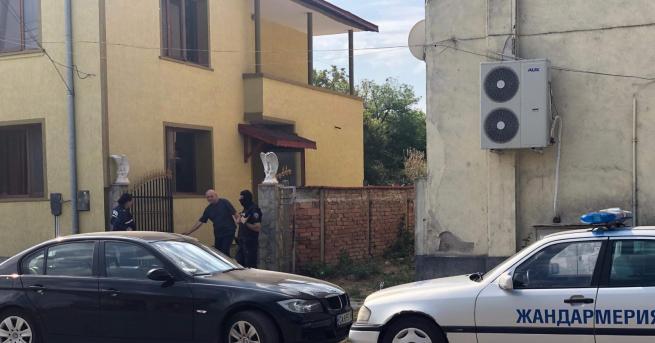 България При акцията срещу ало измамници в Левски е открит