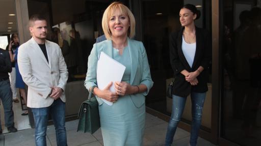  Мая Манолова 