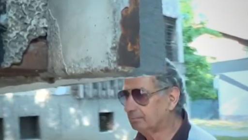  <p>Опасна тераса дебне пешеходци в Пловдив</p> 