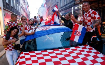 Хърватски фенове проявиха истински бащински инстинкти след като пропяха детска