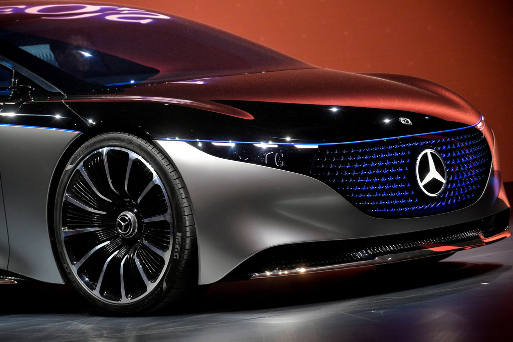 <p>Mercedes-Benz Vision EQS</p>