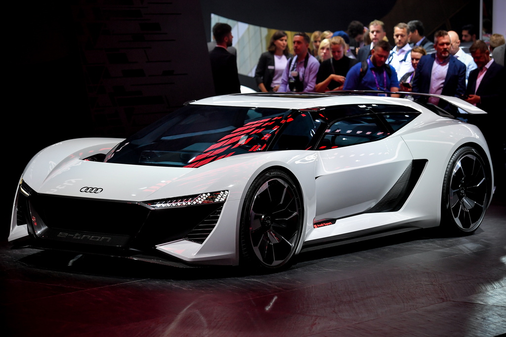 <p>Audi Sport e-tron</p>