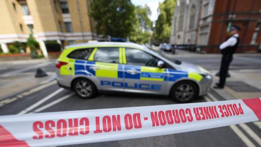 Нападател атакува с нож в еврейския квартал в Лондон