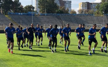 Футболистите на Левски подновиха тренировъчния процес след еднодневна почивка Сините се