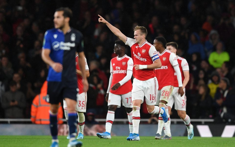 Отборът на Арсенал разгроми втородивизионният Нотингам Форест с 5:0 в