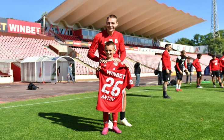 9-годишен тренира с първия отбор на ЦСКА