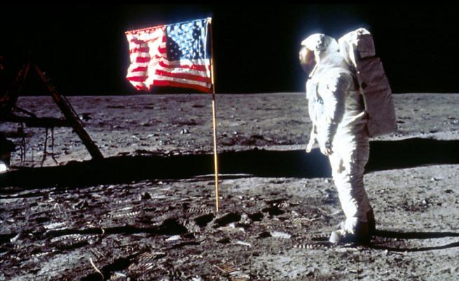 Защо мисиите до Луната триумфираха преди 50г., а днес се провалят?