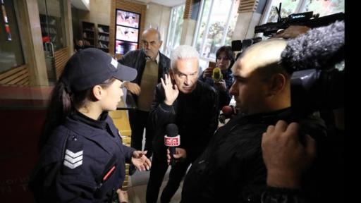  Българска национална телевизия не позволява Сидеров, той и последователи пробваха да влязат в постройката 