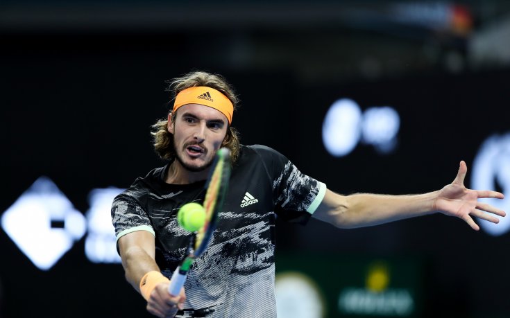 Циципас на финал след бой над Зверев