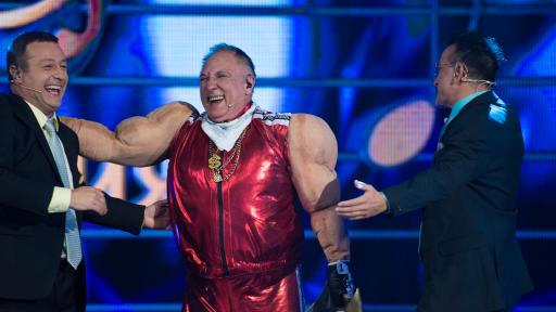  <p><strong>Бате Енчо:</strong> &bdquo;В всекидневието ми се постанова да нося постоянно една усмихната маска&rdquo;</p> 