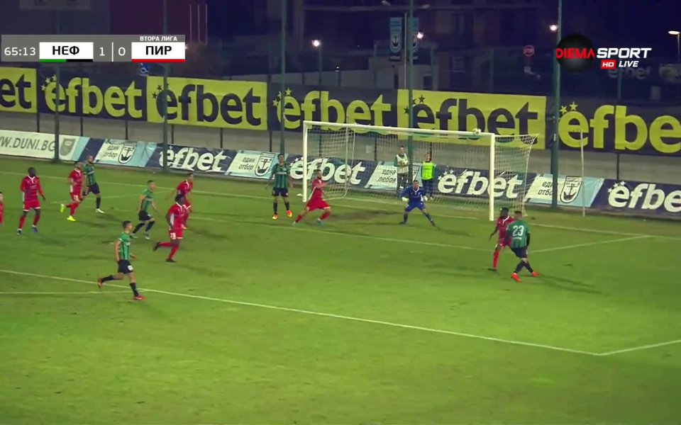Нефтохимик победи Пирин Благоевград с 1:0 в последен мач от