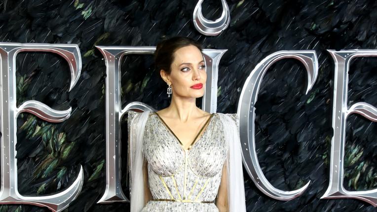 Анджелина Джоли - гола и откровена за Harper's Bazaar