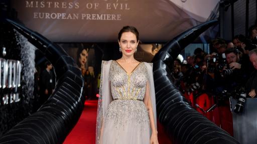  Анджелина Джоли 