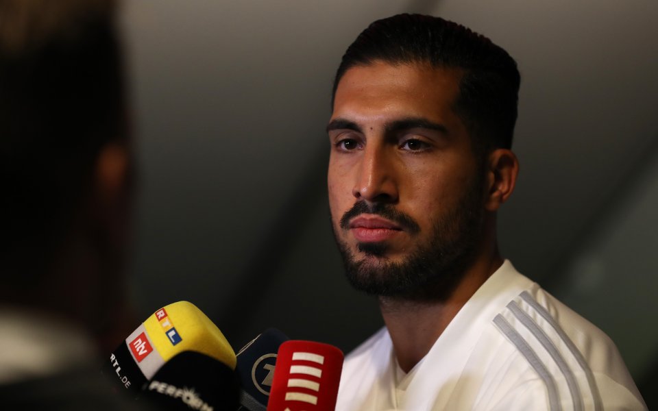 Манчестър Юнайтед планира да привлече бившия халф на Ливърпул Емре