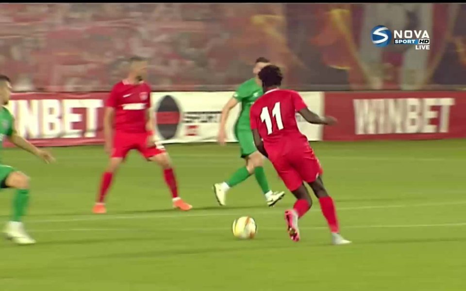 Холандската звезда на "царете" беше във вихъра си при 3:0