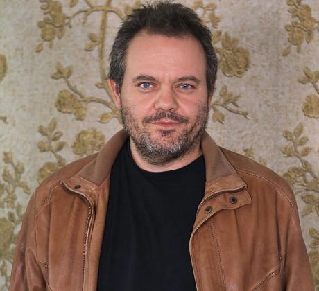 Един от най приветливите артисти на българската сцена Китодар Тодоров ще се