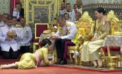  Как втората брачна половинка на тайландския крал изпадна в недружелюбност 