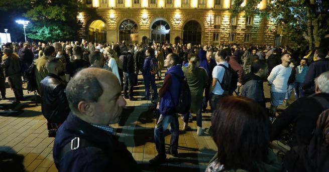България ВСС изпрати решението си на Радев, протестите продължават Тази
