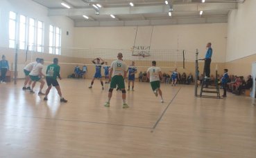 В доста интересен и интригуващ мач волейболният Ботев Ихтиман отстъпи