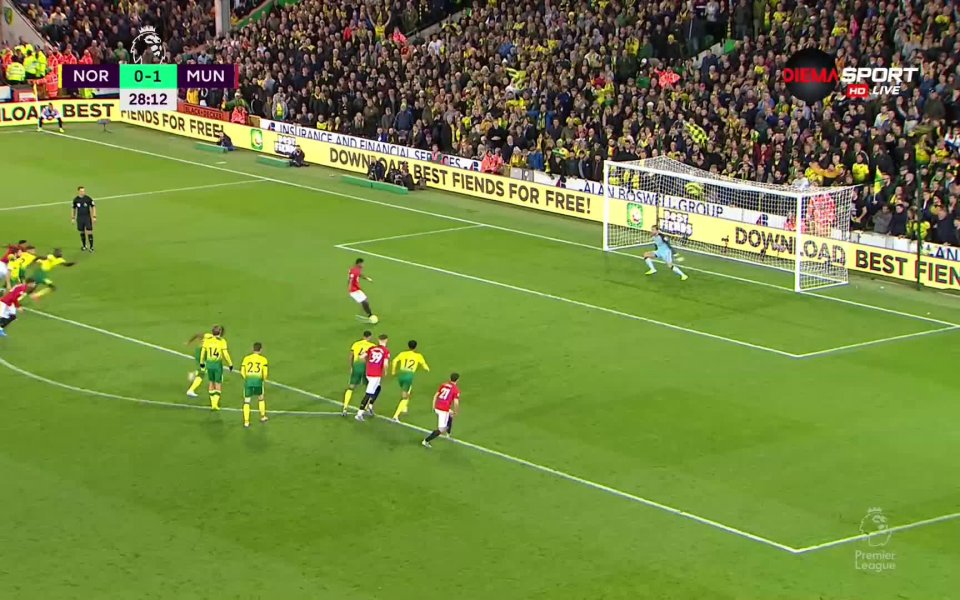 Отборът на Манчестър Юнайтед води на Норич с 2:0 на