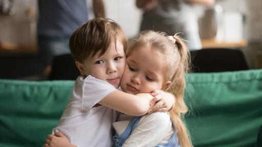  <p><strong>10 причини</strong>, които потвърждават, че <strong>голямата&nbsp;сестра</strong>&nbsp;е най-хубавото в живота</p> 