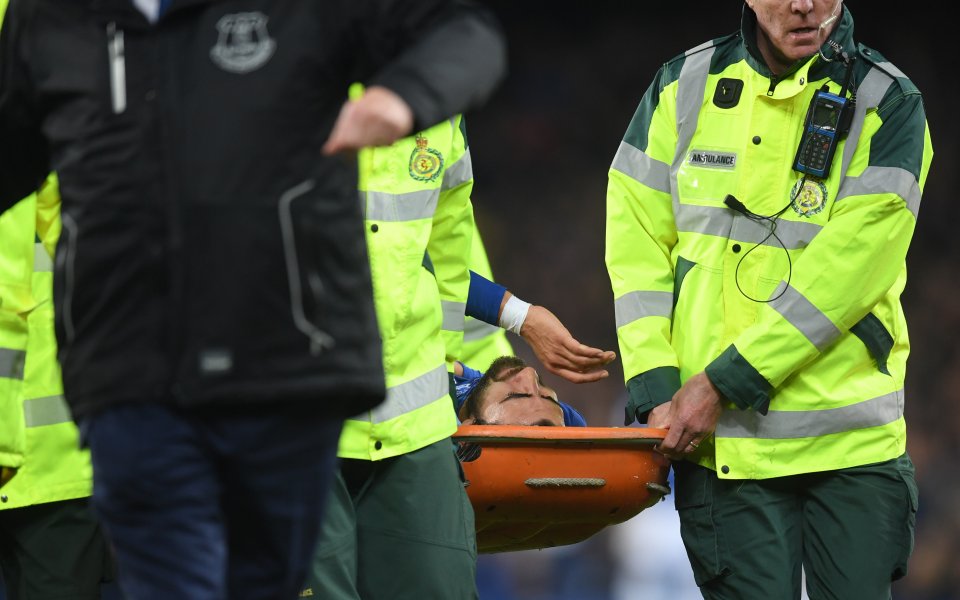 Полузащитникът на Евертън Андре Гомеш ще се подложи на операция