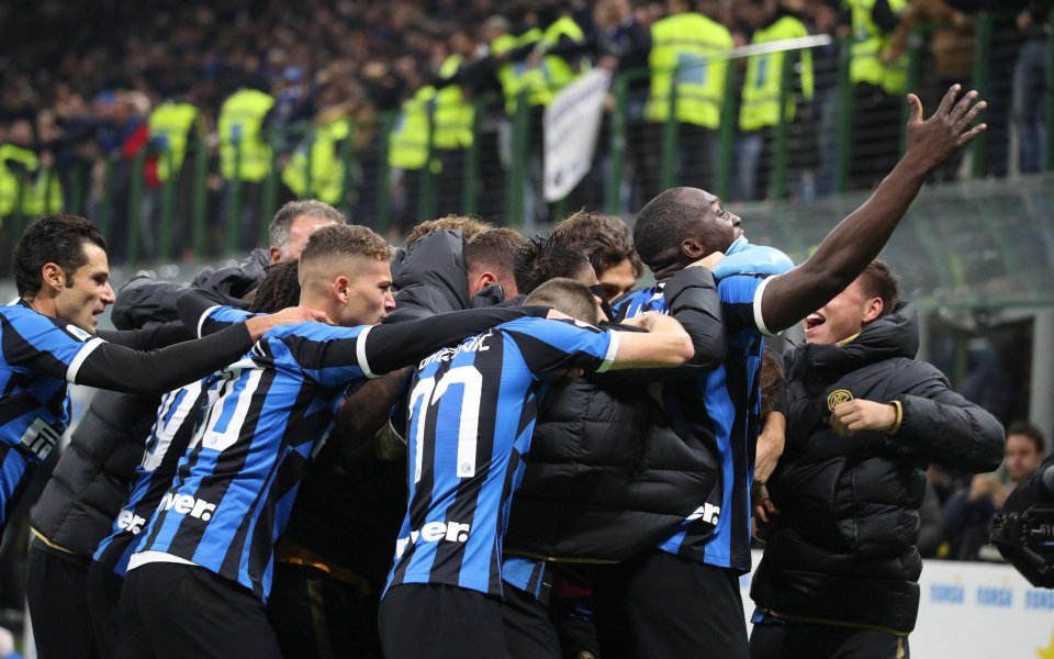 Интер победи Верона с 2:1 след пълен обрат и оглави