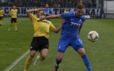 Футболистите на Левски бяха посечени финансово след загубата от Ботев Пловдив в