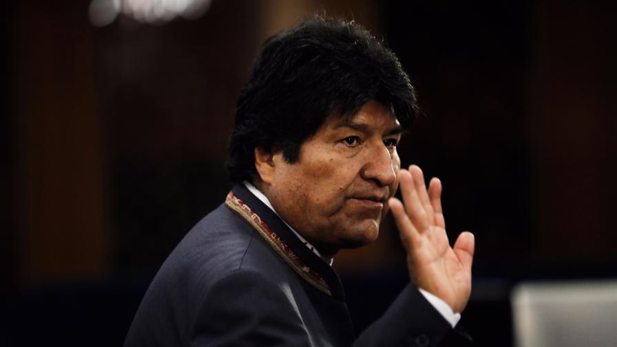 Оставка, край на ерата Моралес в Боливия