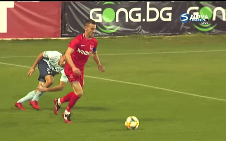 Царско село поведе в 20-ата минута. Страхотно центриране на капитана