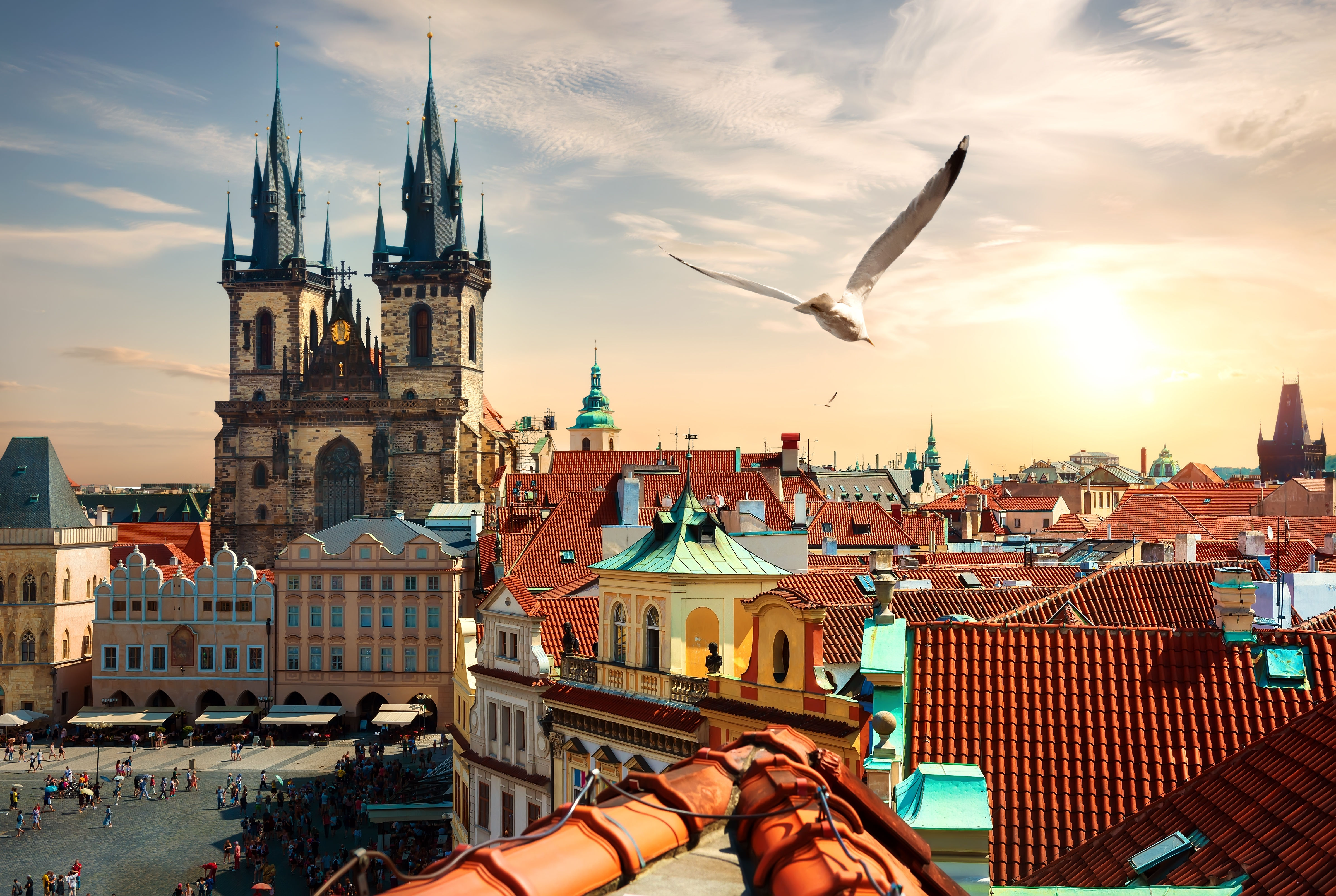 <p>Сред източноевропейските столици най-високи цени на търговските площи поддържа Прага с 235 евро/кв. м месечен наем и 18-а позиция в класацията.</p>