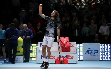 Гръцкият тенисист Стефанос Циципас продължава успешното си представяне на финалният