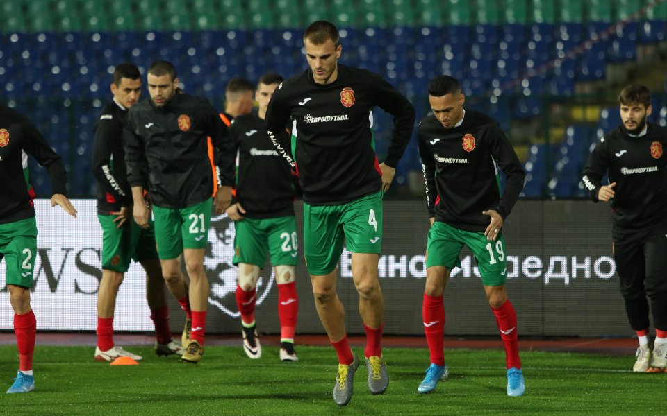 Българският национален отбор по футбол е на четири мача без