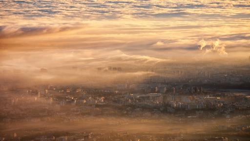  <p>11 града осъмнаха с <strong>мръсен въздух</strong> в събота</p> 