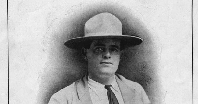 На 22 ноември 1916 г. се самоубива великият американски писател