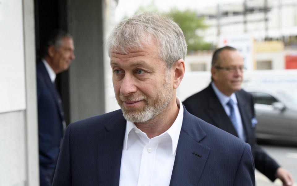 Собственикът на Челси Роман Абрамович няма никакъв интерес да приема