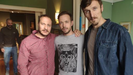  <p>Актьори и почитатели се събират пред огромния екран на &bdquo;Откраднат живот&ldquo;</p> 