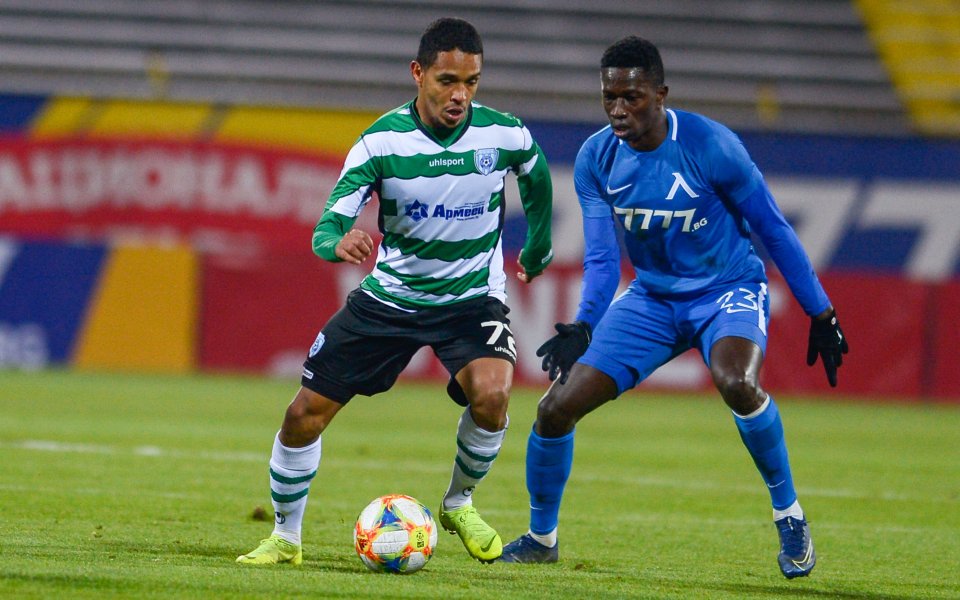 Без двама важни играчи ще бъде Левски в предстоящия домакински